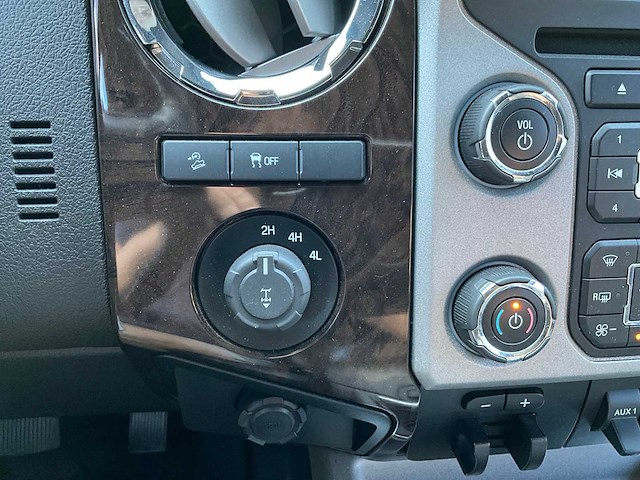 2015 ford f250 super duty platinum v8 6.2l lariat van v-77-hrz - afbeelding 24 van  46