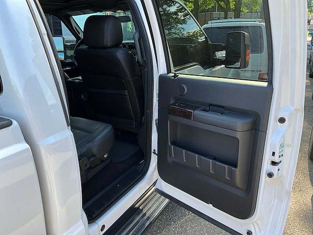 2015 ford f250 super duty platinum v8 6.2l lariat van v-77-hrz - afbeelding 32 van  46