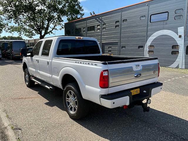 2015 ford f250 super duty platinum v8 6.2l lariat van v-77-hrz - afbeelding 23 van  46
