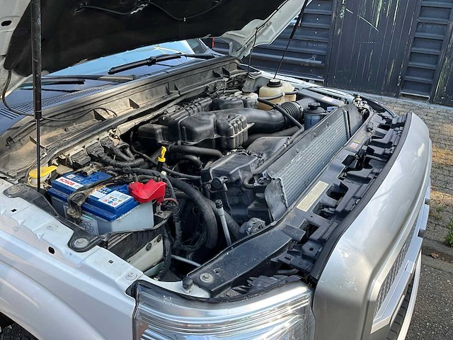 2015 ford f250 super duty platinum v8 6.2l lariat van v-77-hrz - afbeelding 40 van  46