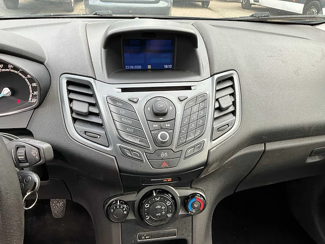 2015 ford fiesta 1.0 style personenauto 8-zhd-23 - afbeelding 18 van  41