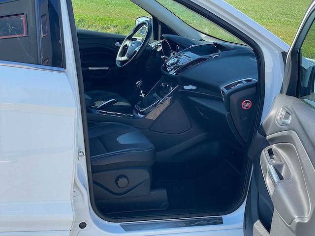 2015 ford kuga 1.5 titanium styling personenauto - afbeelding 8 van  18