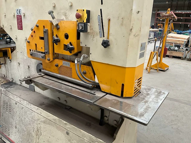 2015 geka hydracop 110sd pons- en knipmachine - afbeelding 11 van  24