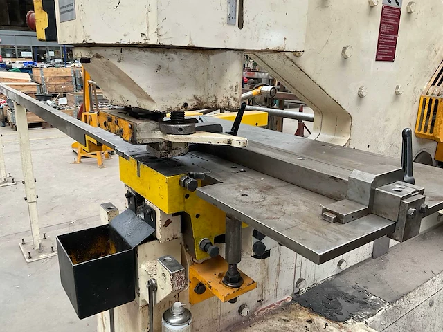 2015 geka hydracop 110sd pons- en knipmachine - afbeelding 22 van  24