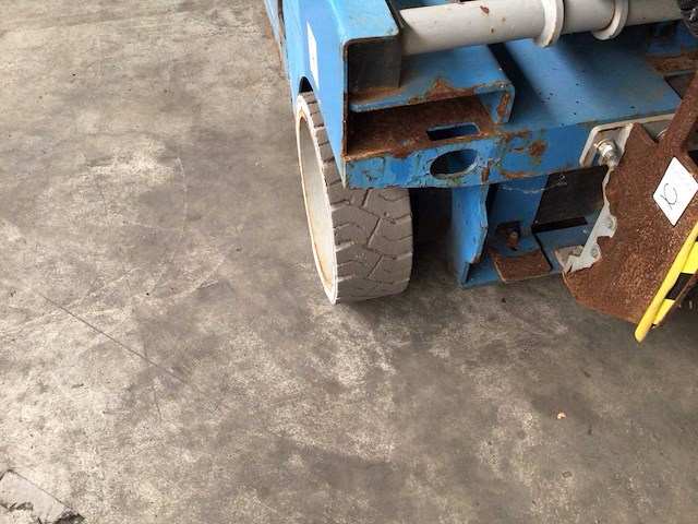 2015 genie gs4047 schaarhoogwerker - afbeelding 13 van  16