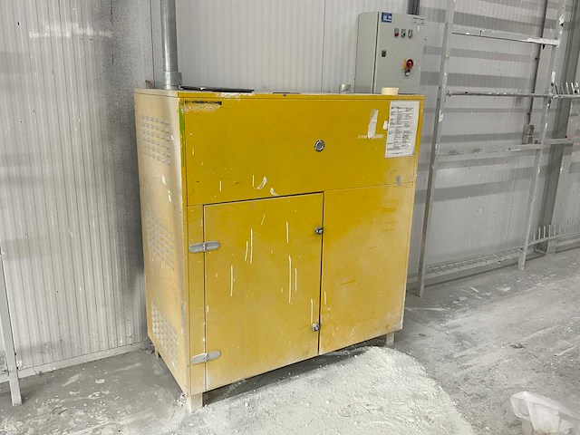 2015 holtrop jansma e cab verfspuitcabine afzuigsysteem en inventaris - afbeelding 23 van  31
