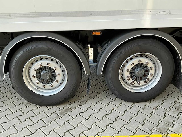 2015 h.t.f. oplegger - afbeelding 16 van  27