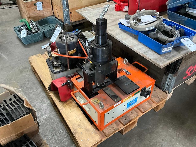 2015 imb multifor 9042 ponsmachine - afbeelding 1 van  3