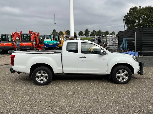 2015 isuzu d-max 2.5 td extended cab bedrijfswagen vl-771-r - afbeelding 39 van  42