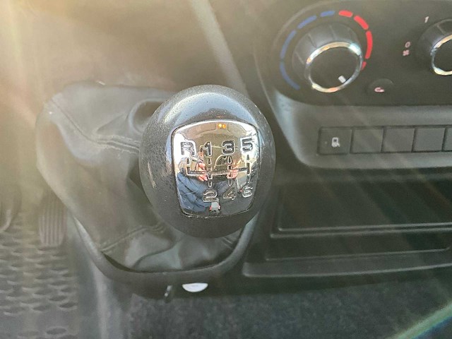 2015 iveco daily bakwagen - afbeelding 18 van  38