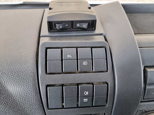 2015 iveco eurocargo 80 e6 80e19 oprijwagen / vrachtwagen - afbeelding 6 van  33