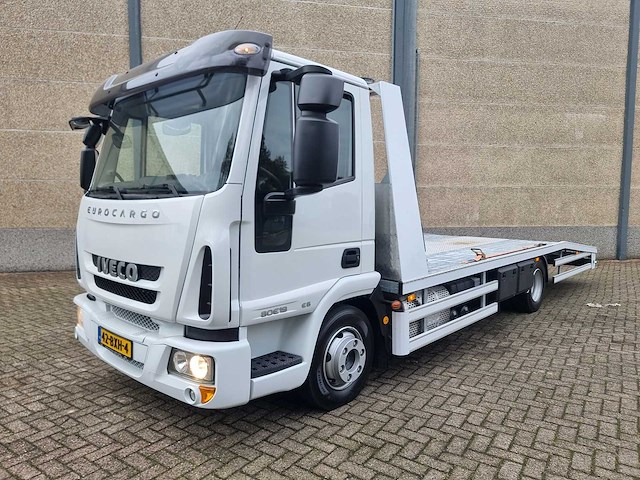 2015 iveco eurocargo 80 e6 80e19 oprijwagen / vrachtwagen - afbeelding 1 van  32