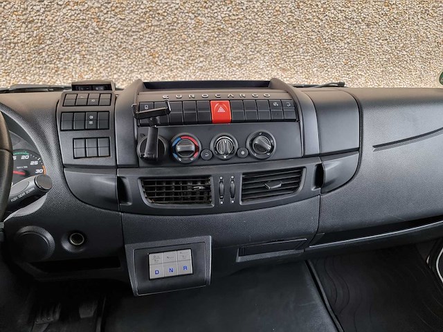 2015 iveco eurocargo 80 e6 80e19 oprijwagen / vrachtwagen - afbeelding 1 van  28