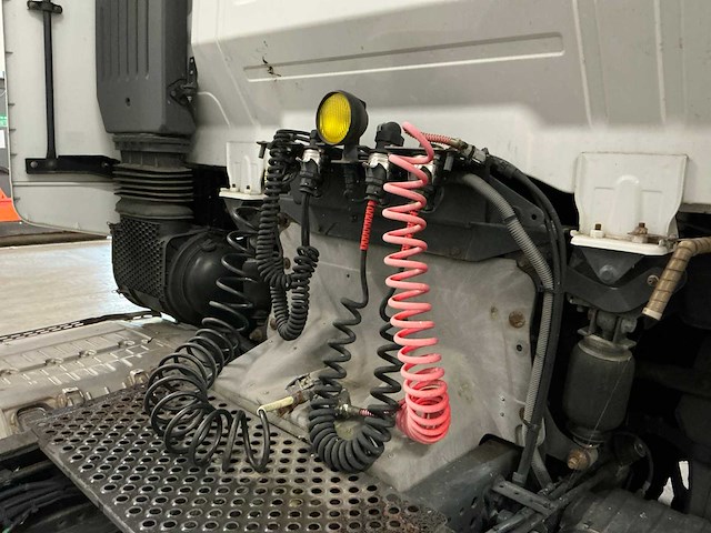 2015 iveco vrachtwagen - afbeelding 2 van  31