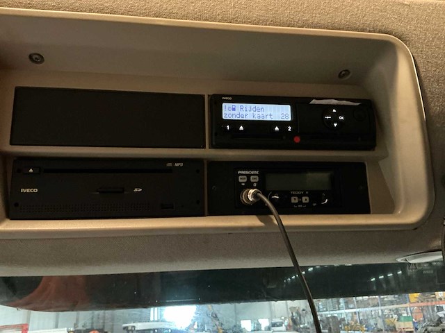 2015 iveco vrachtwagen - afbeelding 8 van  31