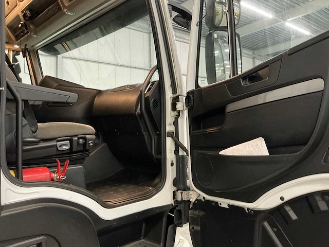 2015 iveco vrachtwagen - afbeelding 13 van  31