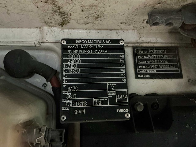 2015 iveco vrachtwagen - afbeelding 24 van  31