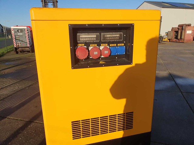 2015 jcb g90qx stroomgenerator 80kva - afbeelding 4 van  11