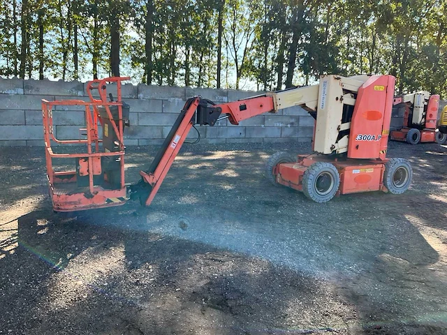 2015 jlg e300apj hoogwerker - afbeelding 1 van  36
