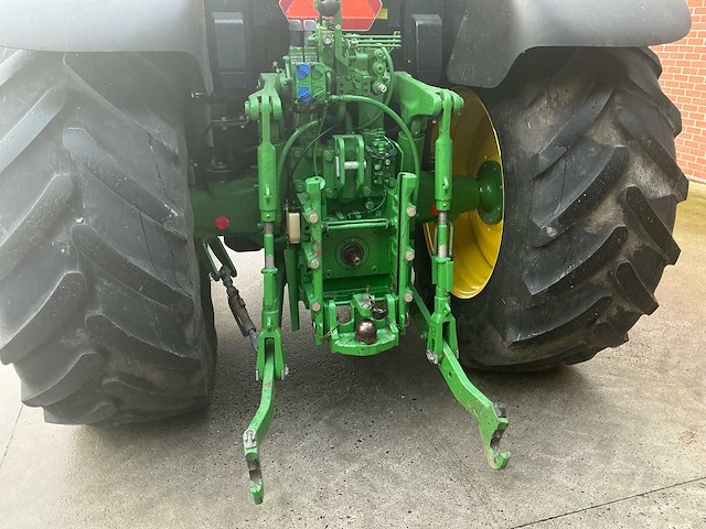 2015 john deere 6150m - vierwielaangedreven landbouwtractor - afbeelding 6 van  33