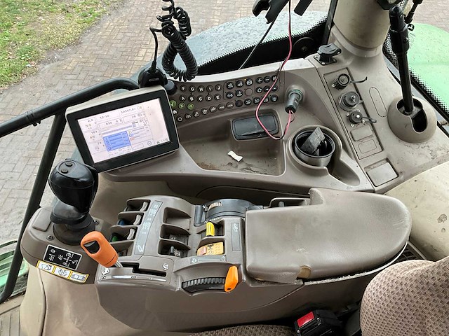 2015 john deere 6210r vierwielaangedreven landbouwtractor - afbeelding 4 van  26