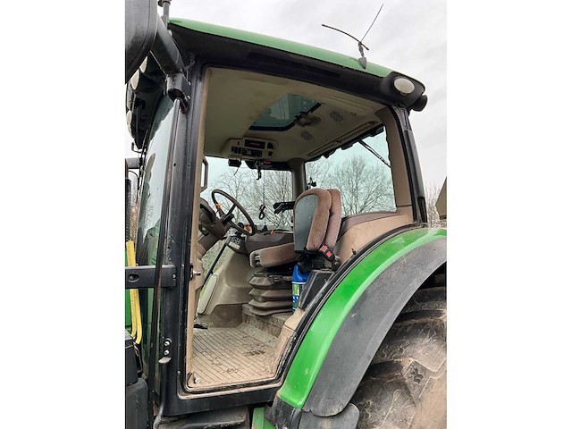 2015 john deere 6210r vierwielaangedreven landbouwtractor - afbeelding 24 van  26