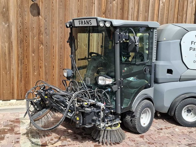 2015 kärcher mc130 straatveegmachine - afbeelding 8 van  16