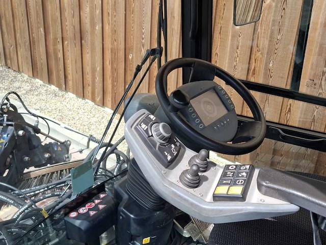 2015 kärcher mc130 straatveegmachine - afbeelding 9 van  16