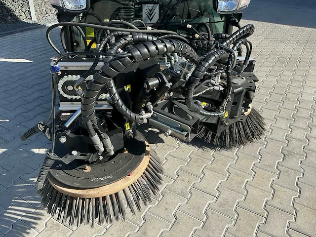 2015 karcher mc130 zelfrijdende veegmachine - afbeelding 10 van  28