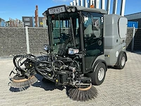 2015 karcher mc130 zelfrijdende veegmachine - afbeelding 1 van  28