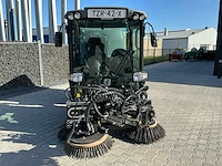 2015 karcher mc130 zelfrijdende veegmachine - afbeelding 2 van  28