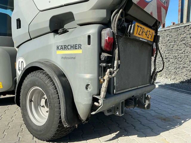 2015 karcher mc130 zelfrijdende veegmachine - afbeelding 7 van  28