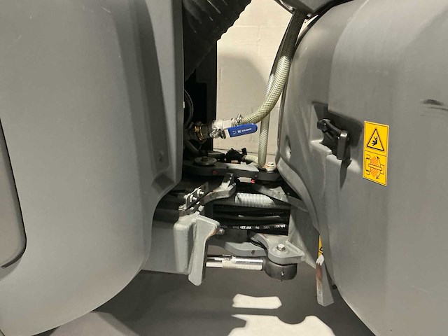 2015 karcher mc130 zelfrijdende veegmachine - afbeelding 11 van  38