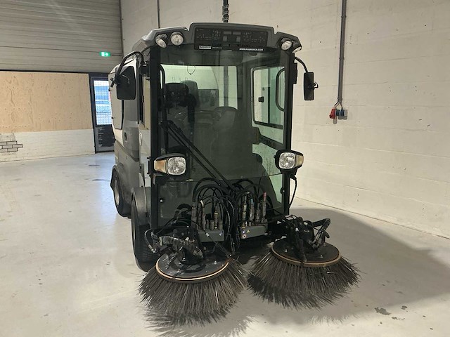 2015 karcher mc130 zelfrijdende veegmachine - afbeelding 13 van  38