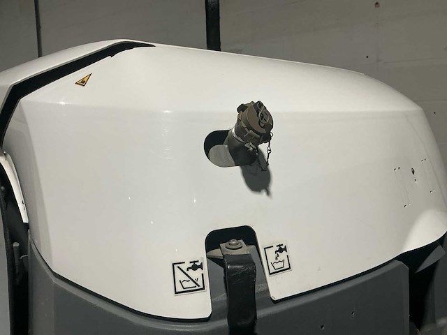 2015 karcher mc130 zelfrijdende veegmachine - afbeelding 31 van  38