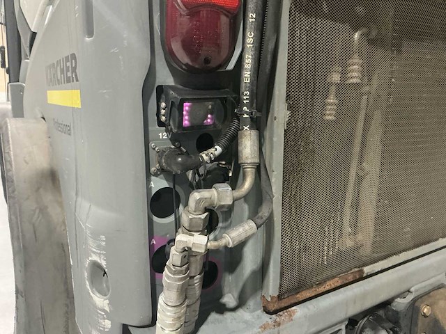 2015 karcher mc130 zelfrijdende veegmachine - afbeelding 34 van  38