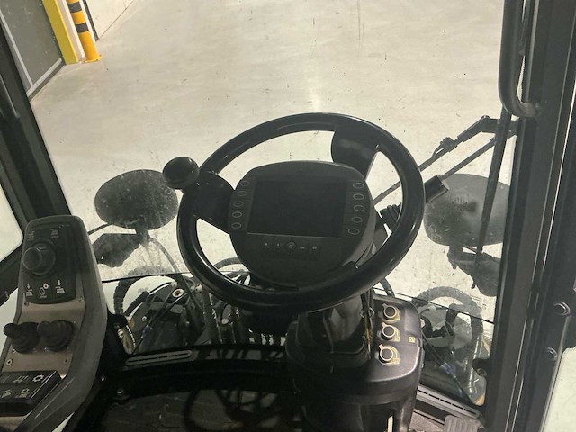 2015 karcher mc130 zelfrijdende veegmachine - afbeelding 11 van  19