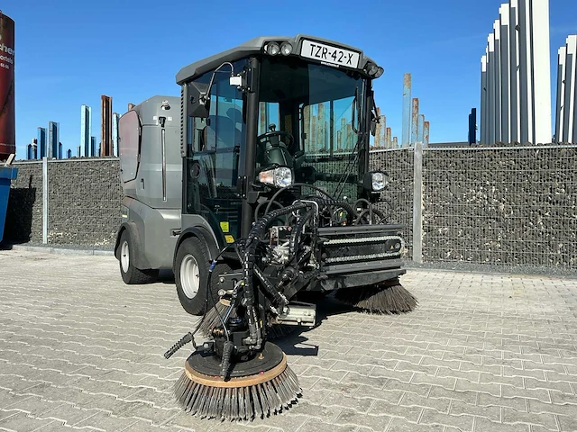 2015 karcher mc130 zelfrijdende veegmachine - afbeelding 9 van  28