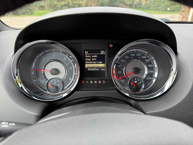 2015 lancia voyager grijs kenteken personenauto - afbeelding 4 van  7