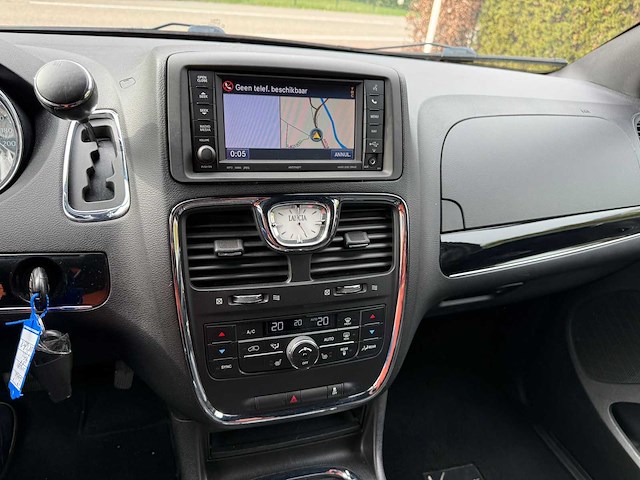 2015 lancia voyager grijs kenteken personenauto - afbeelding 4 van  23