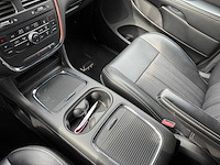 2015 lancia voyager grijs kenteken personenauto - afbeelding 8 van  23