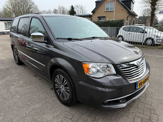 2015 lancia voyager grijs kenteken personenauto - afbeelding 12 van  23