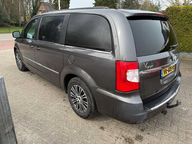 2015 lancia voyager grijs kenteken personenauto - afbeelding 3 van  4