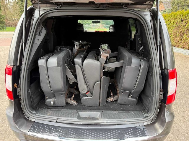 2015 lancia voyager grijs kenteken personenauto - afbeelding 4 van  4