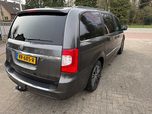 2015 lancia voyager grijs kenteken personenauto - afbeelding 14 van  17