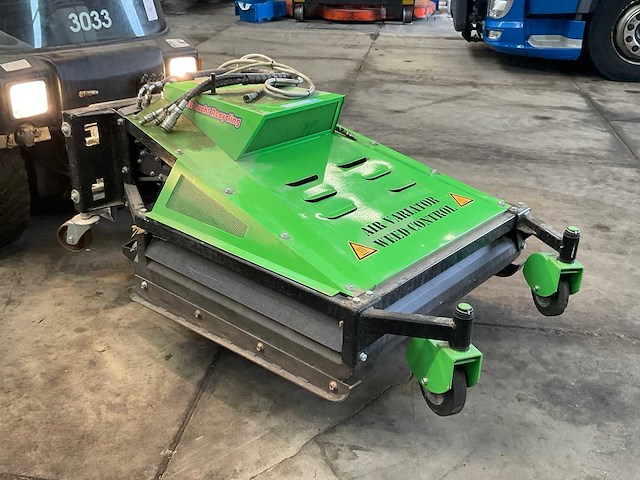 2015 lm trac 286 werktuigdrager met onkruidbestrijder - afbeelding 9 van  18