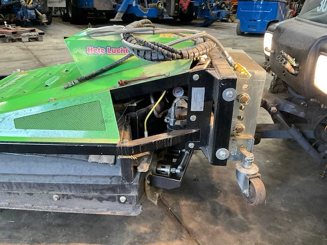 2015 lm trac 286 werktuigdrager met onkruidbestrijder - afbeelding 13 van  18