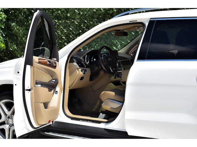 2015 mercedes-benz gl550 4matic suv 4,7l v8 (7 seat) btw auto - afbeelding 2 van  16