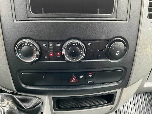2015 mercedes-benz sprinter bedrijfswagen vnh-65-r - afbeelding 29 van  35