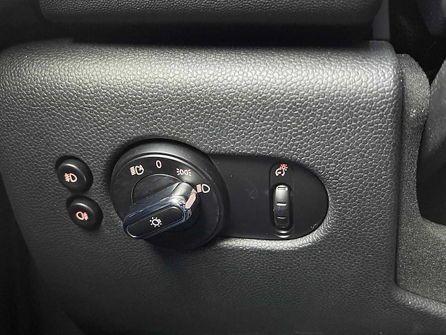 2015 mini 5-deurs 1.5 cooper personenauto - afbeelding 12 van  16
